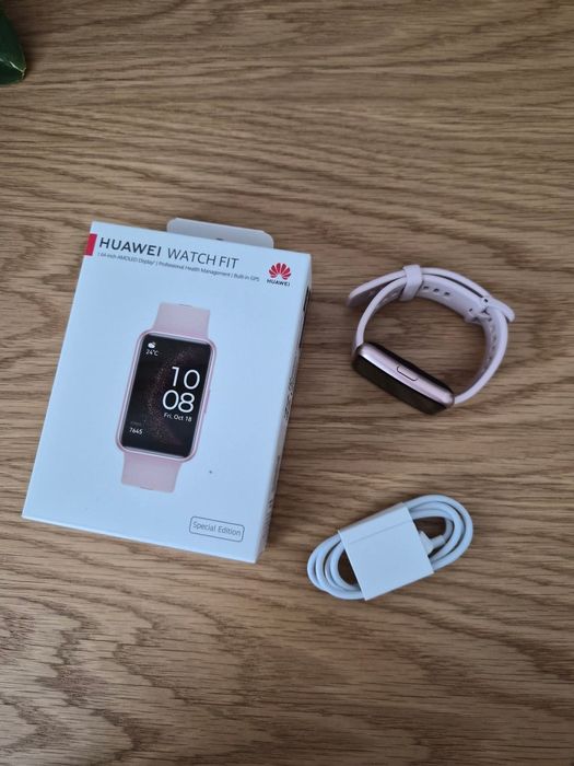 Смарт часовник  HUAWEI WATCH FIT SE