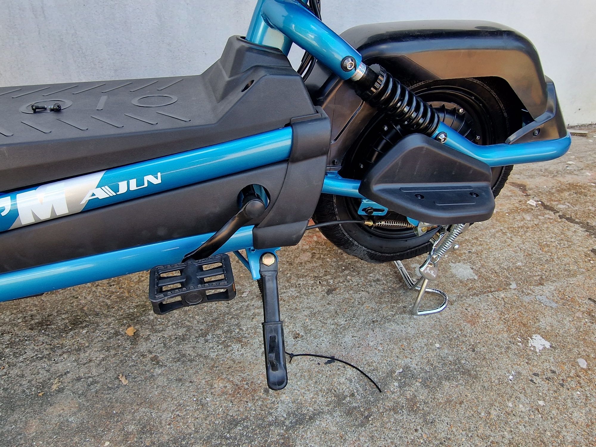 Scuter electric ,moped ,bicicleta electrica Cod 016Z