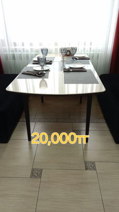 Стол трансформатор, диван мягкий