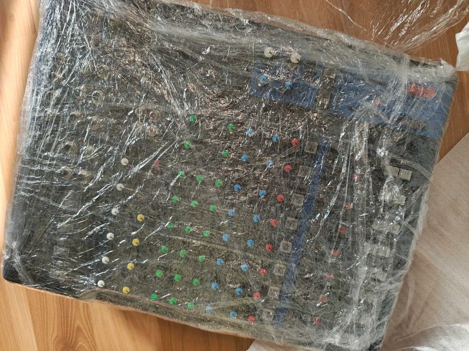 vând mixer Yamaha mg12 impecabil în cutie