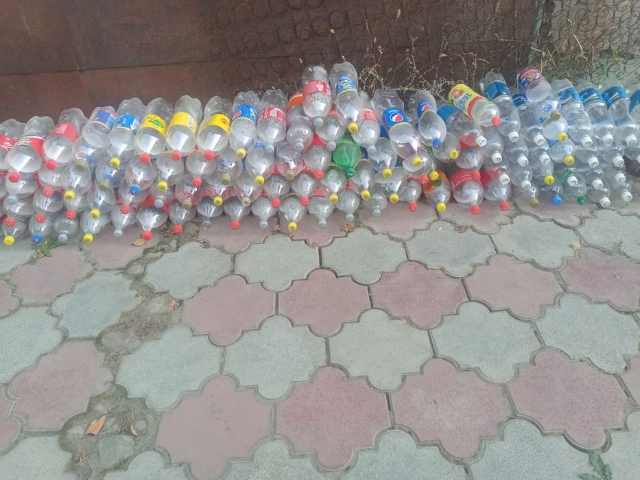 Продается пластиковые бутылки