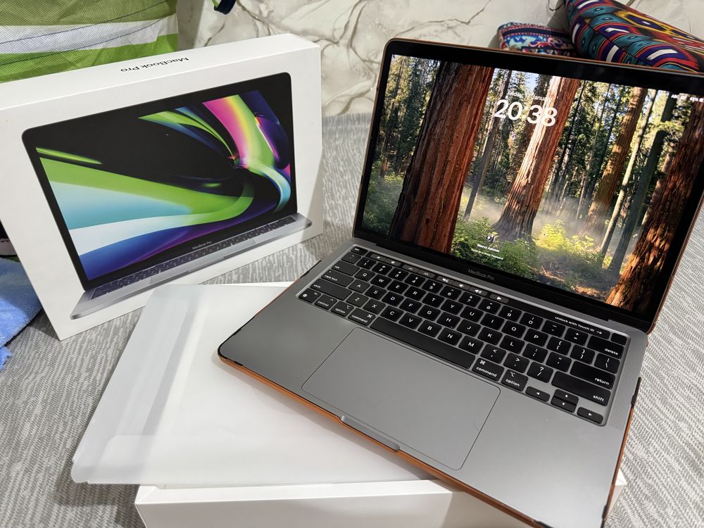 Macbook pro M2 holati zor