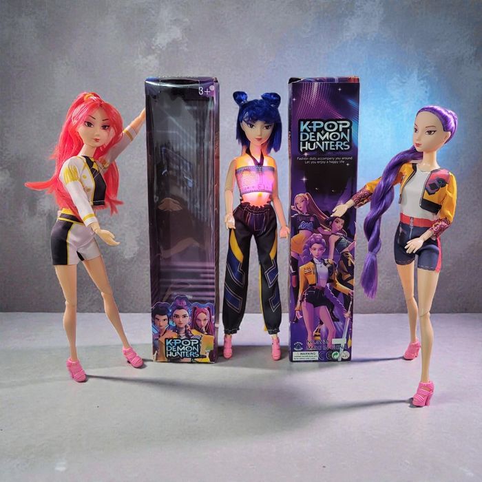 3 papusi originale k-pop demon Hunters cântătoare si lumina 32 cm