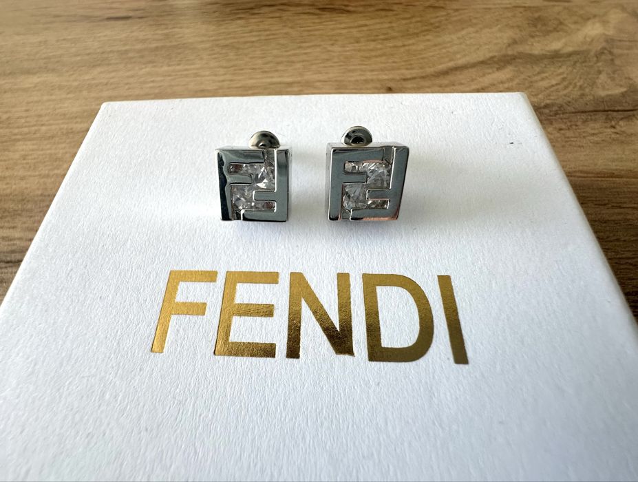 Сребристи Обеци Fendi