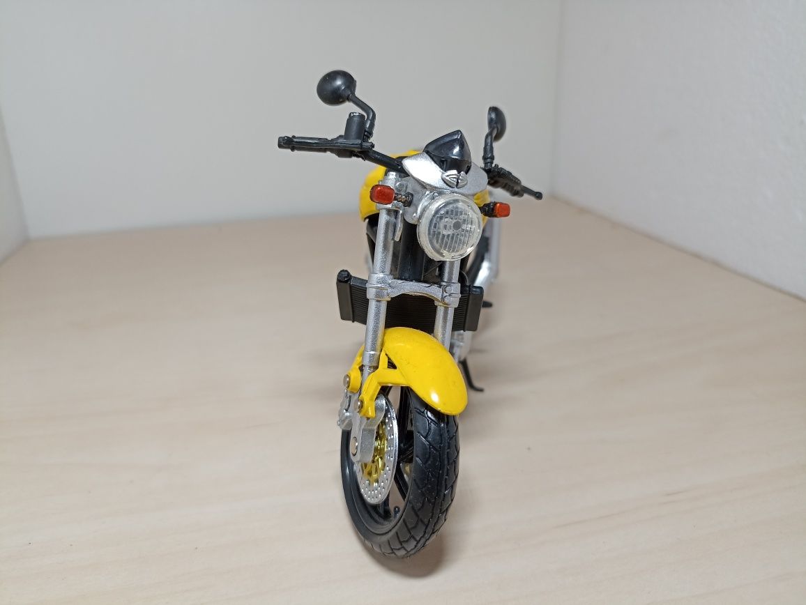 Motocicleta cagiva macheta scara 1:12 maisto