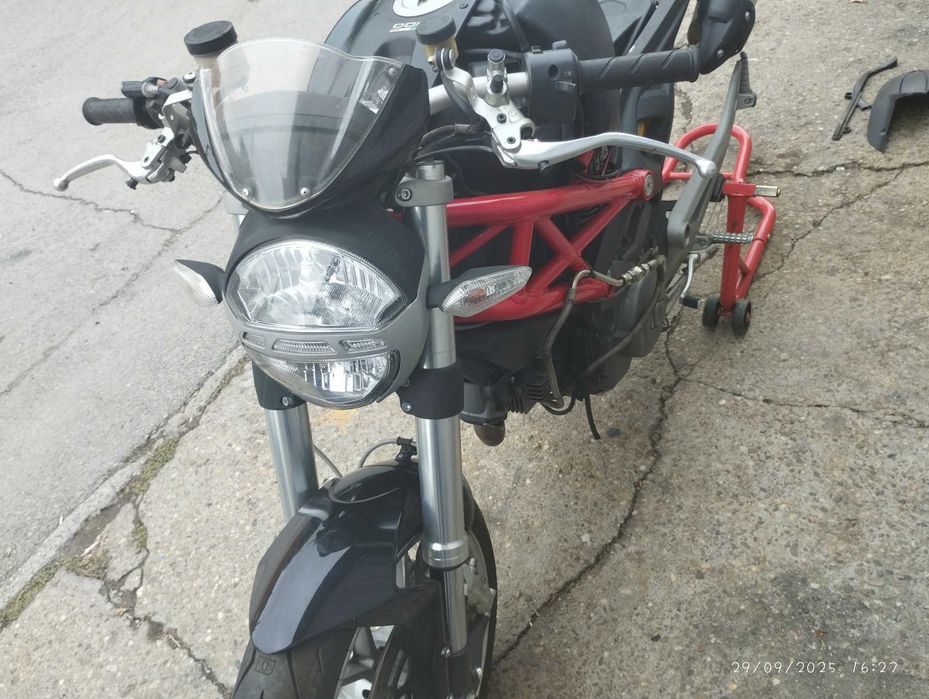 Ducati Monster 1100 S