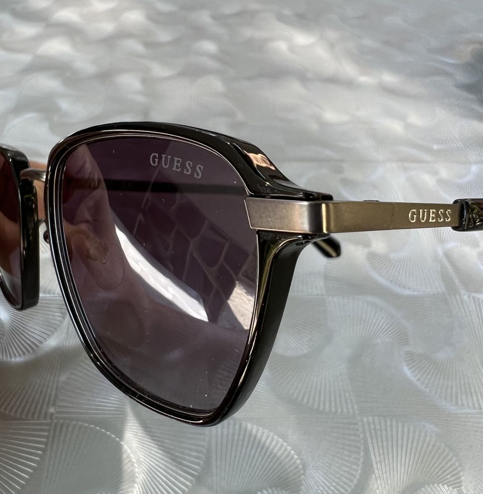 Слънчеви очила Guess GU00030 01B - нови