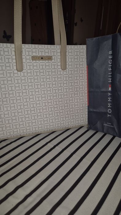 Geanta dama Tommy Hilfiger