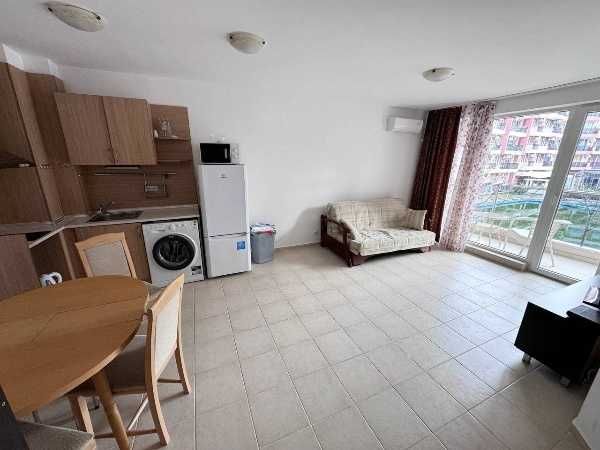 Продава се Двустаен апартамент в к.к. Слънчев бряг - 60 кв.м за 1250 €/кв.м - Снимка #1