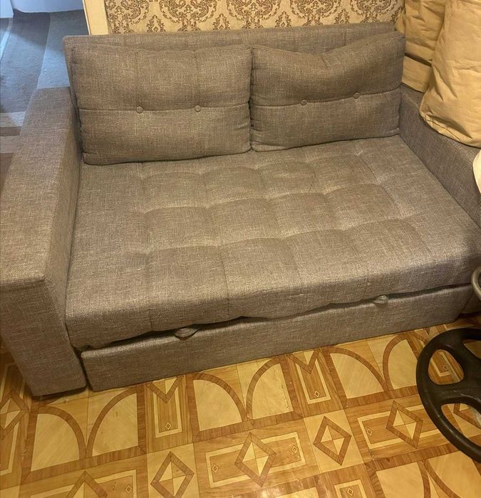 Продаётся б/у раскладной диван