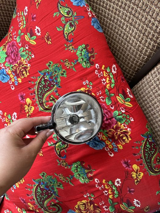 Продам нижнюю фару на cobalt без крепления . Оригинал