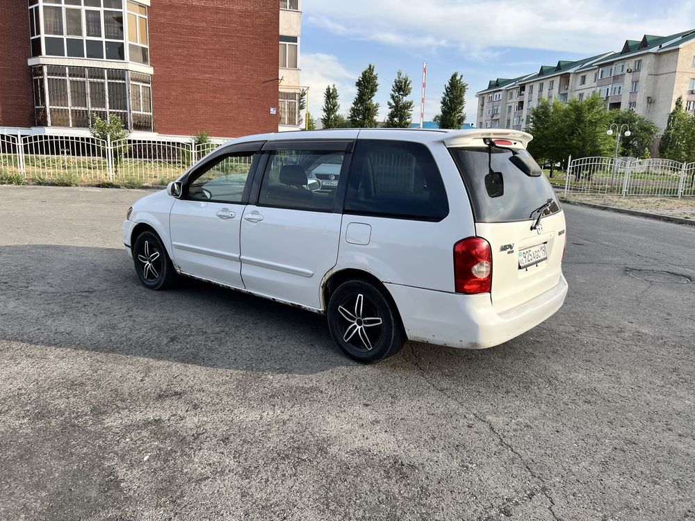 Продам Mazda MPV
