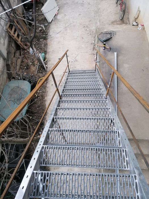 Scara metalica zincata KRD