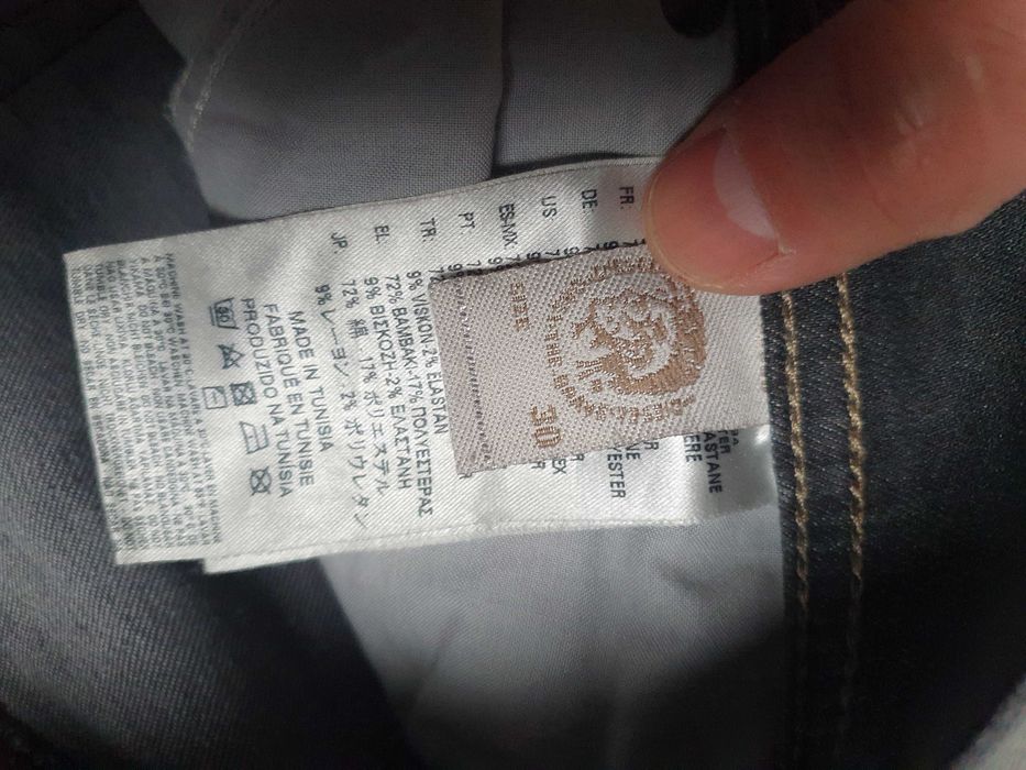 Blugi DIESEL "Tepphar" Slim-Carrot - Marime W30 L32 (Talie 85 cm)