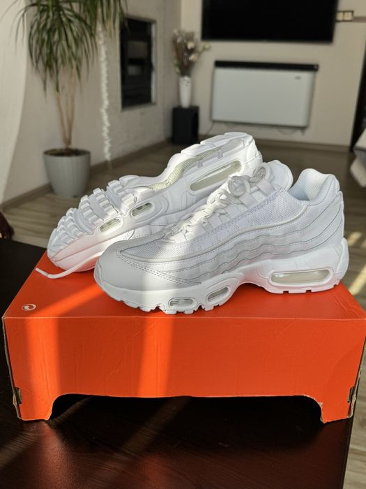 Nike Air Max 95 Бели ОРИГИНАЛНИ
