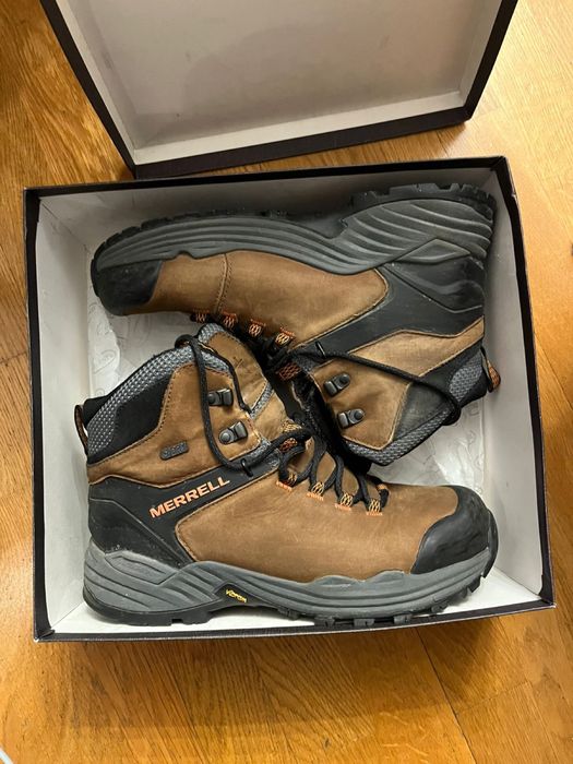 Продам ботинки для гор