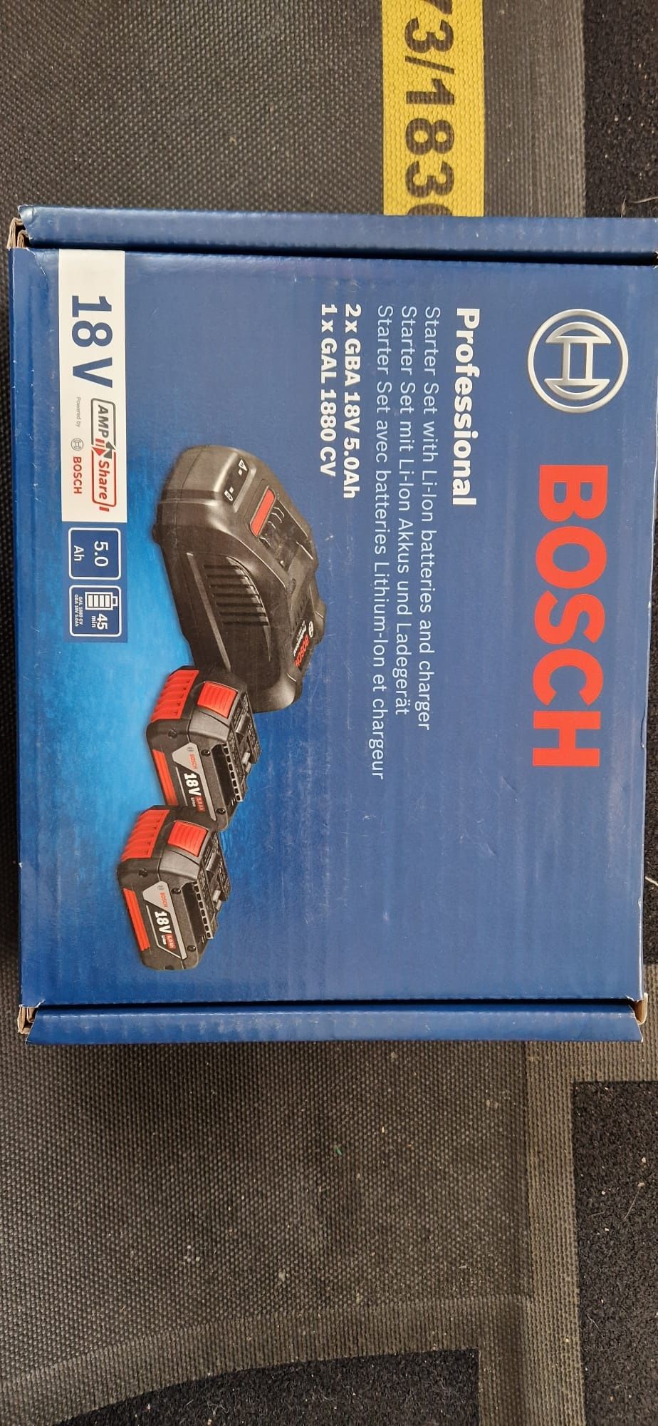 Bosch set acumulatori-incarcator de 18 V