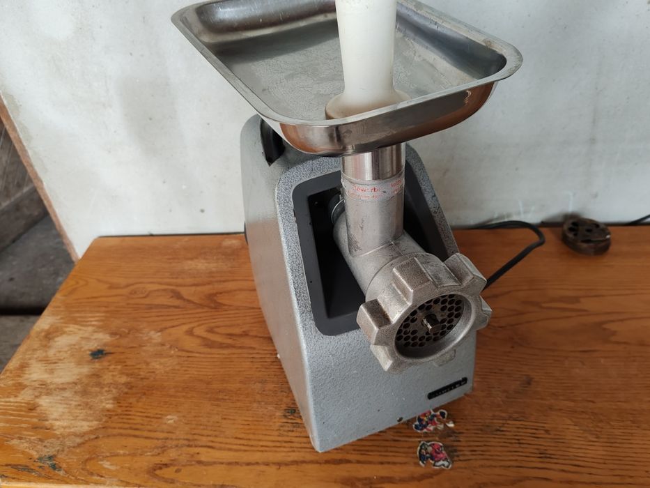 Mașină tocat carne Jupiter 863, motor 750 W putere