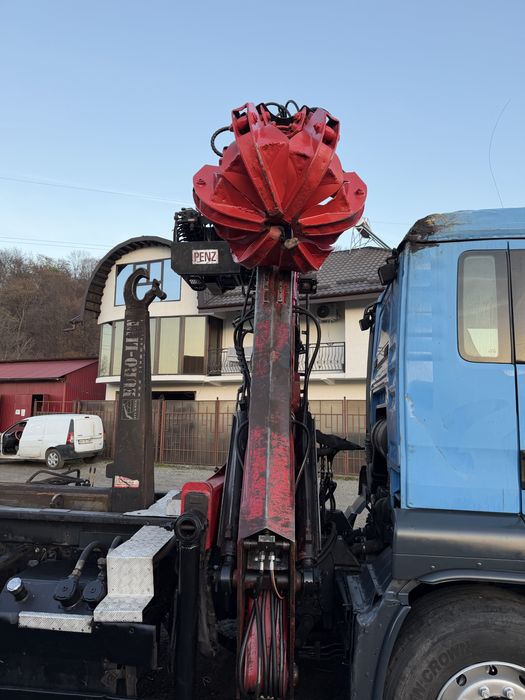 Vand Camion Man cu macara.