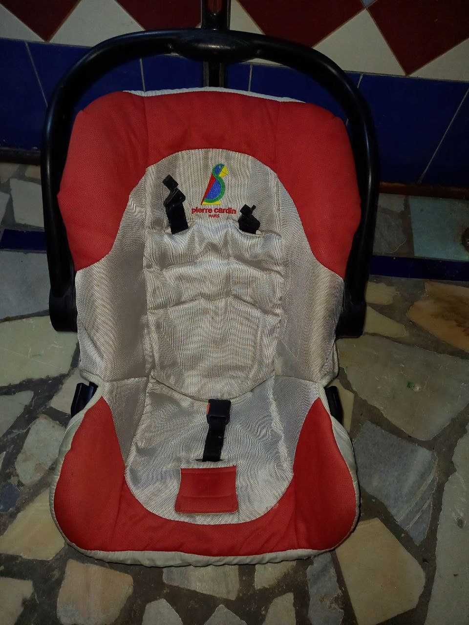 Детское кресло автомобильное в отличном состоянии