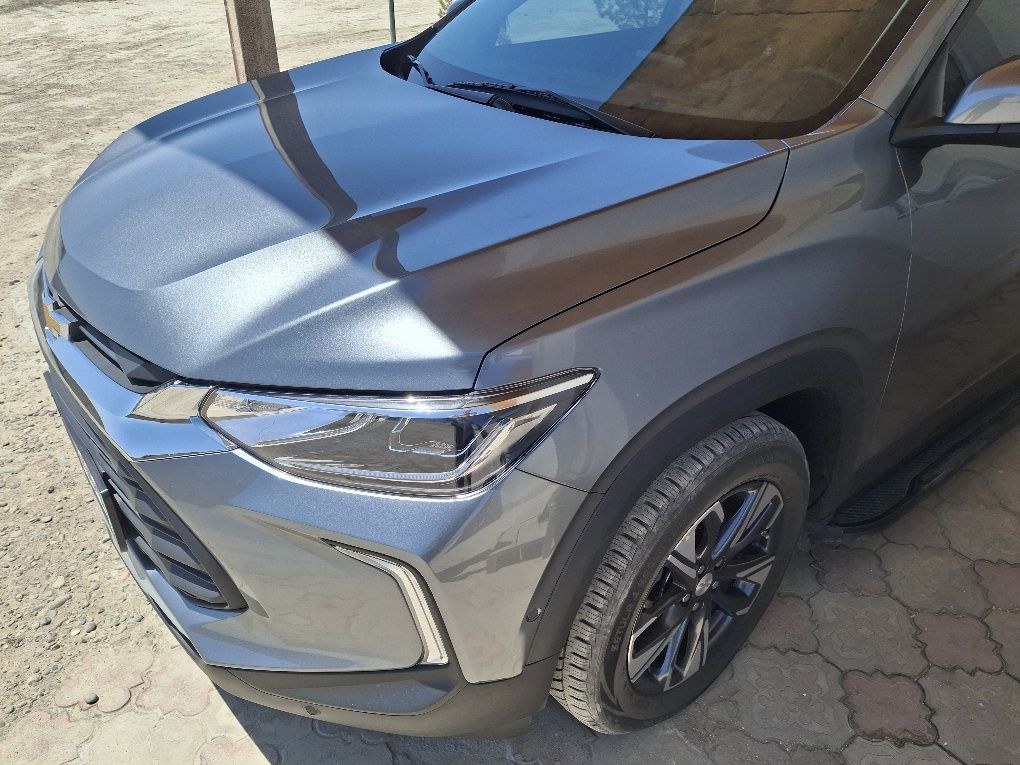 Tracker 2 premier sotiladi