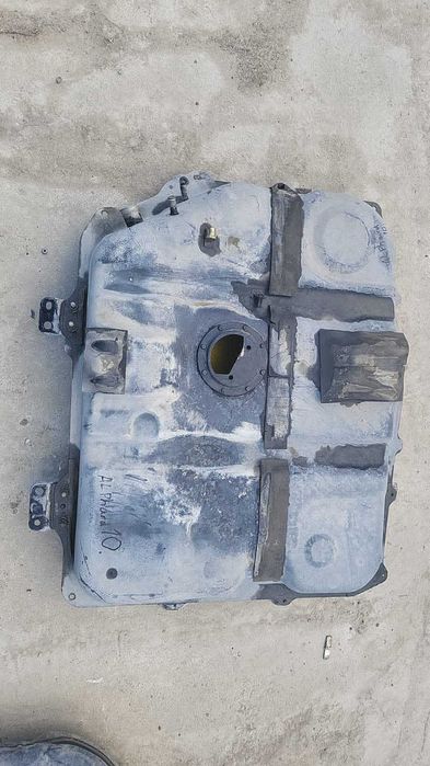 Топливный бак Toyota Alphard 2006г об2,4-3,0