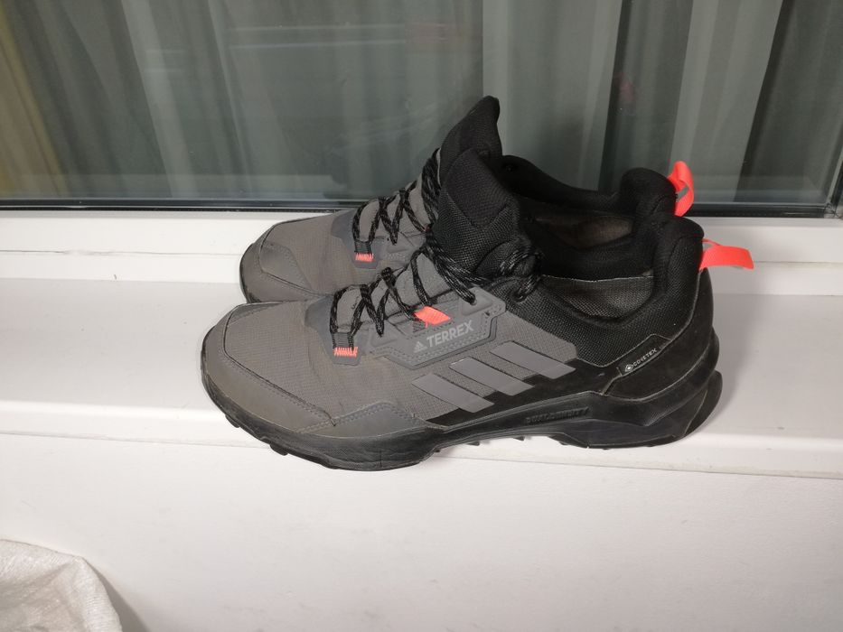 Vand pantofi sport Adidas Terrex cu Gore-tex nr 45