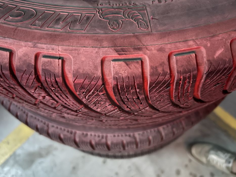 Продам зимнюю резину Michelin Pilot Alpin 245/45 R19