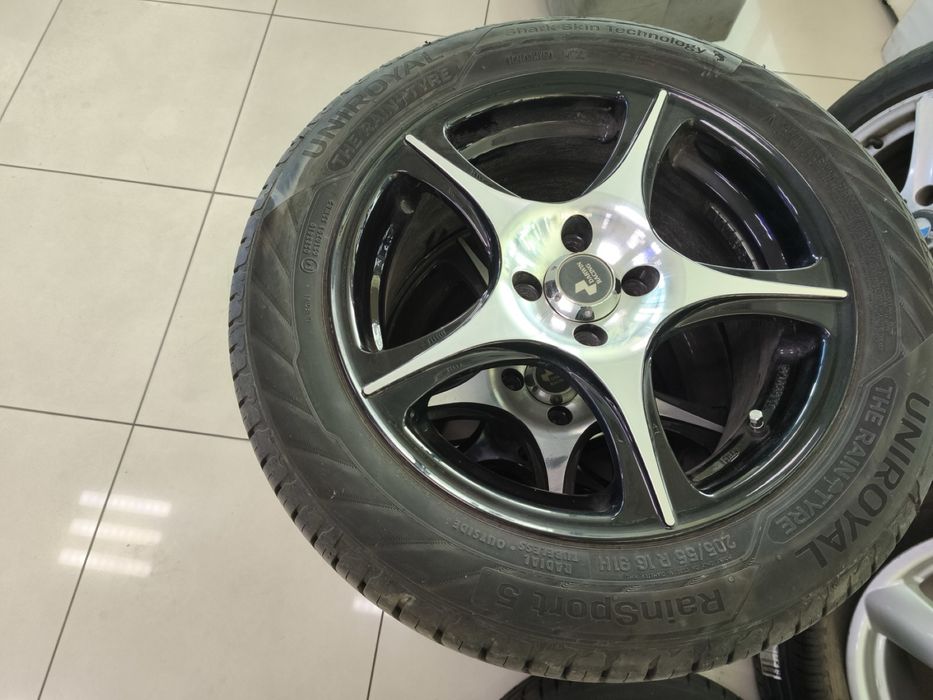 Джанти darwin racing / гуми uniroyal rainsport 5