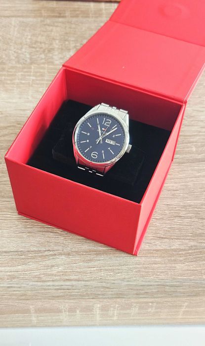 Ceas Tommy Hilfiger bratara ajustabila diametru carcasa 41mm
