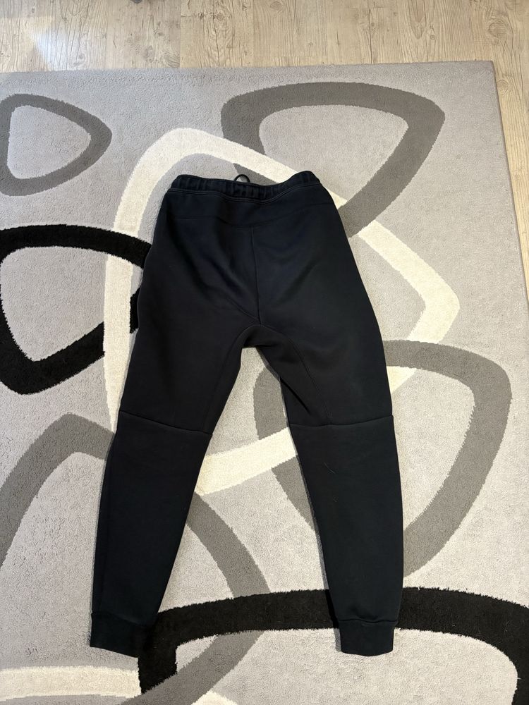 Nike Sportswear Tech Fleece анцуг
