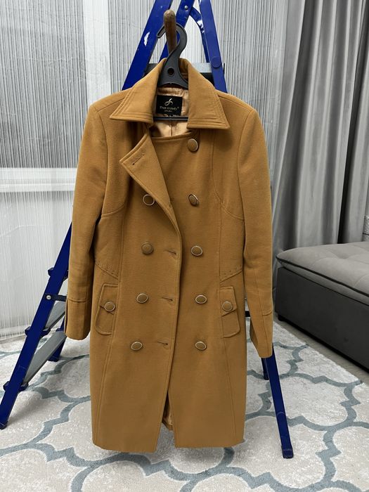 Горчичное пальто - как новое