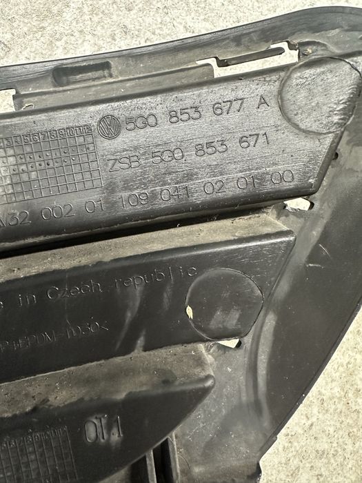 Grilă inferioară bară față vw golf 7.cod:5g0853677.a.