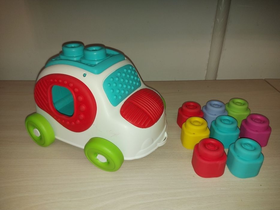 Jucarie senzoriala-masina si cuburi moi