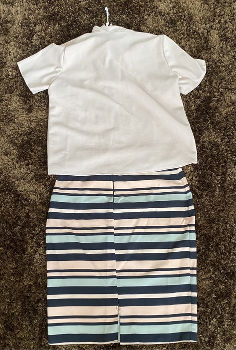 Compleu ,fusta +tricou