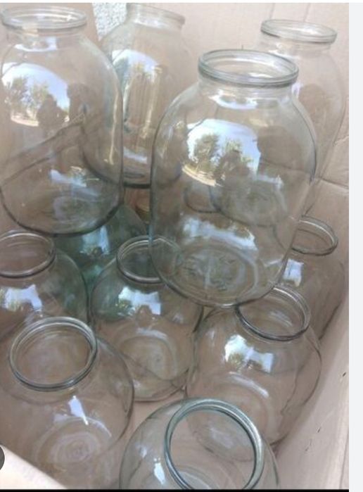 Банки 1, 2х и 3х литровые район обл.больницы 9ая школа