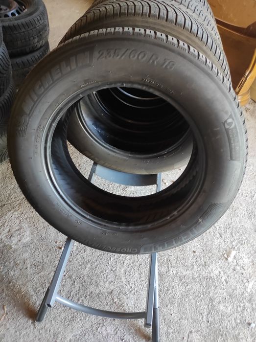 235/60/18 Michelin