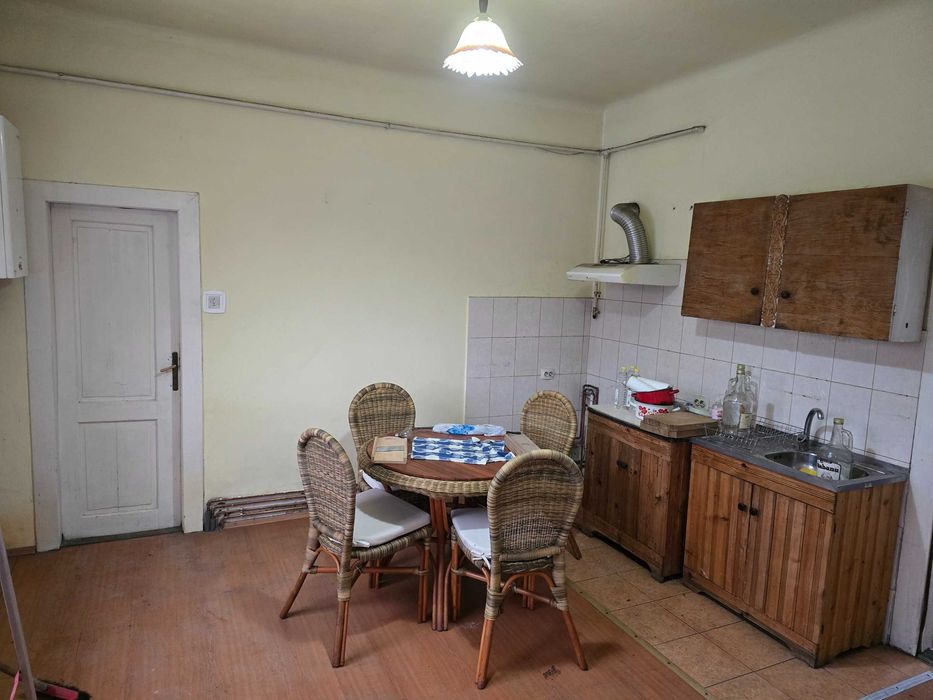 Persoana fizica vând casa, central