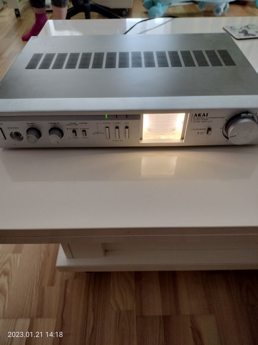 AKAI STEREO amplifier amplificator statie  MODEL AM-U11