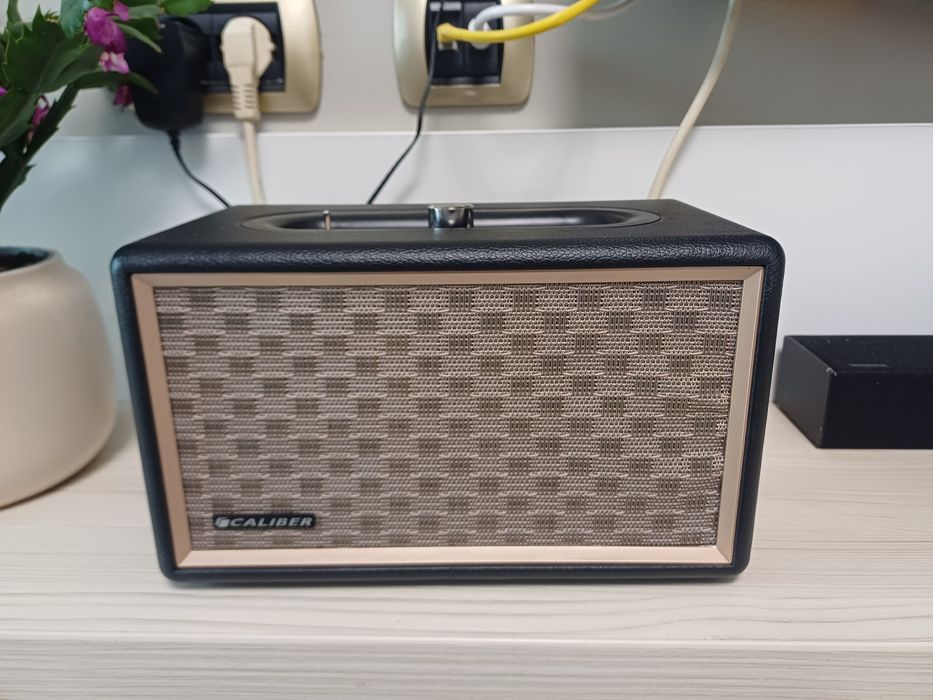Boxa Bluetooth model retro,noua!