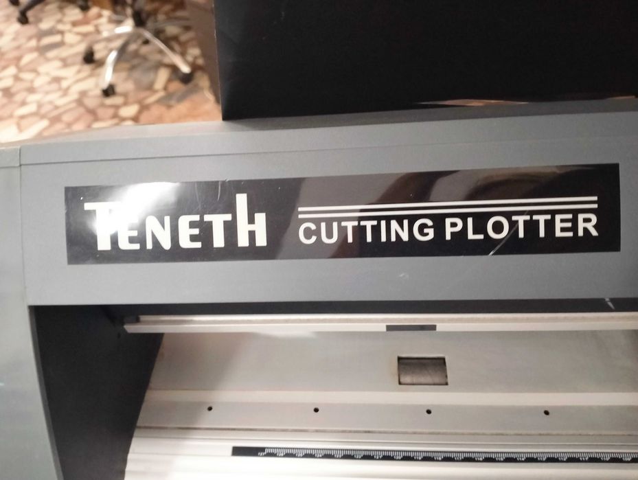 Când cutter plotter teneth L1300+ autocolant gratuit