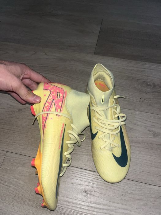 Ghete fotbal marimea 41 nike