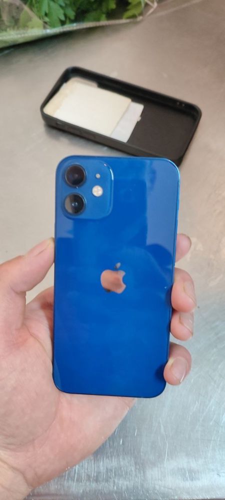 Продается Iphone 12 mini в хорошом состояние