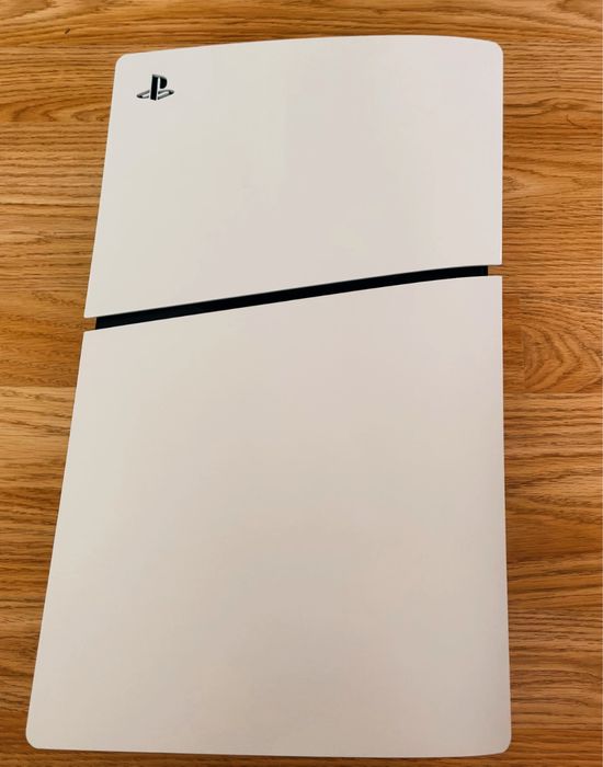 vand ps5 nou cu 5 jocuri