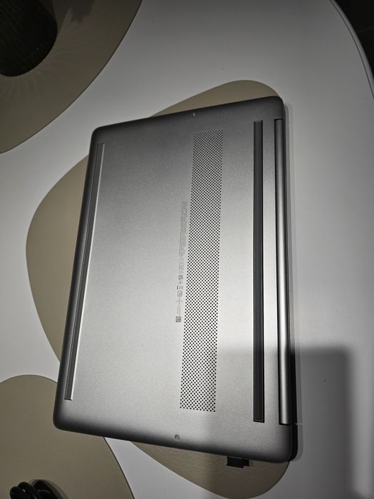 Laptop HP AMD Ryzen 5 5500U, 15.6", Rezolutie FullHD ca nou
