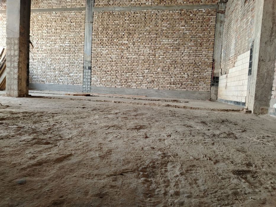 Фудситига якин жойда склад ёки ишлаб чикаришга ижарага берилади