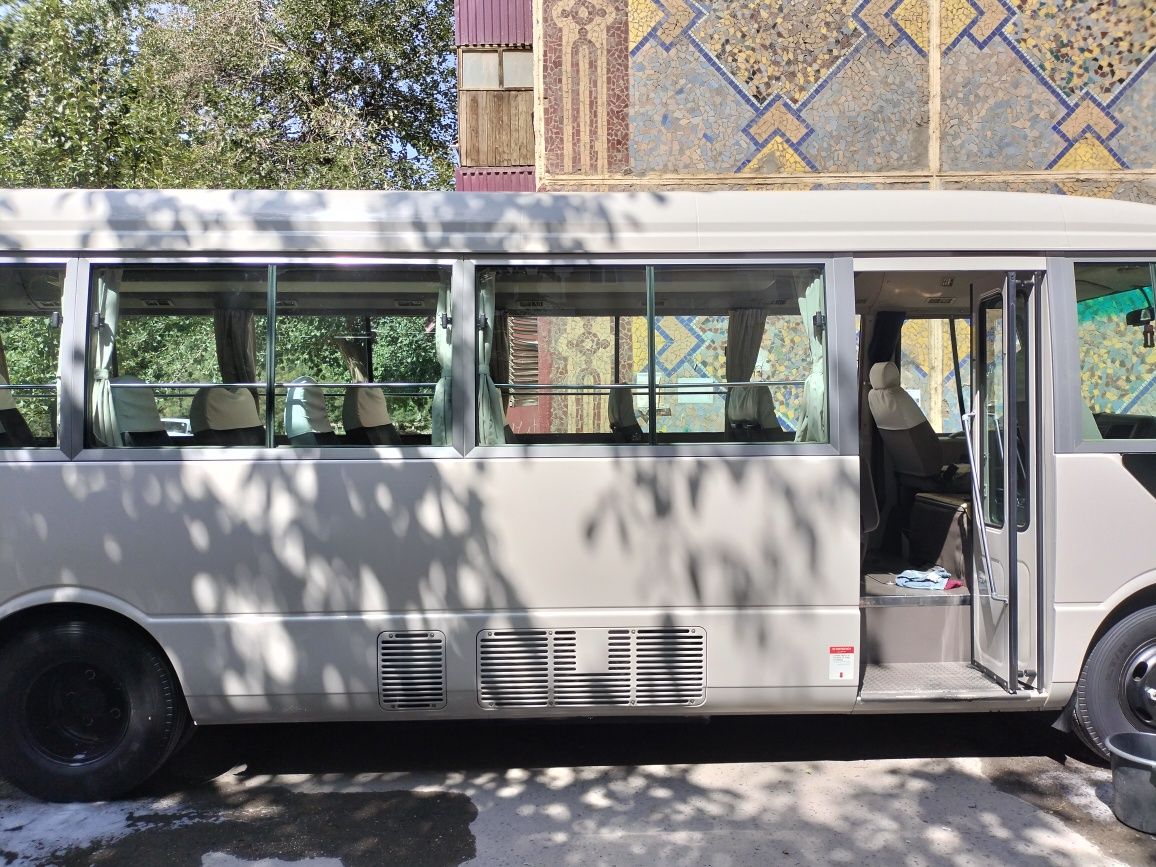 Услуги Автобусов и  микроавтобусы на заказ