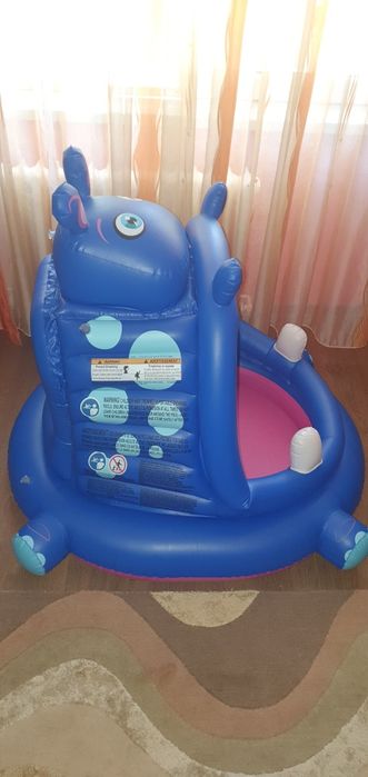 Piscina gonflabila cu parasolar