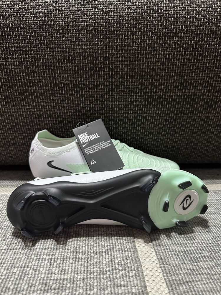 Ghete fotbal Nike Phantom marimea 42