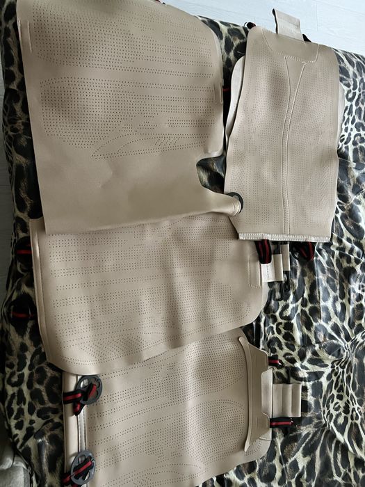 Чехлы на машину